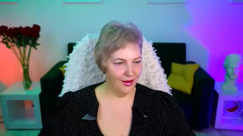 Snapshot of marymogan chatting on 17, 11, 2025 marymogan online show from 17, 11, 2025