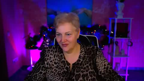 Snapshot of marymogan chatting on 18, 12, 2025 marymogan online show from 18, 12, 2025