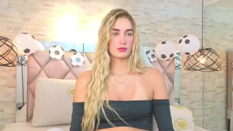 Snapshot of maryy_campbell chatting on 8, 7, 2026 maryy campbell online show from 8, 7, 2026
