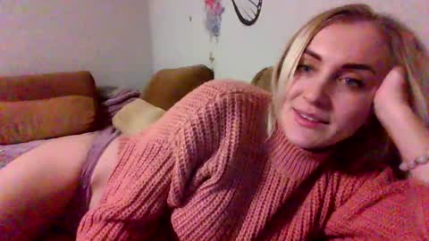 Snapshot of maryyemm chatting on 3, 1, 2025 maryyemm online show from 3, 1, 2025