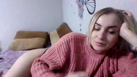 Snapshot of maryyemm chatting on 4, 1, 2025 maryyemm online show from 4, 1, 2025