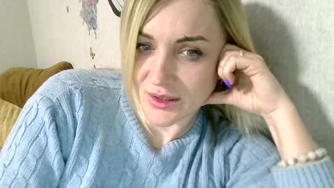 Snapshot of maryyemm chatting on 8, 3, 2025 maryyemm online show from 8, 3, 2025