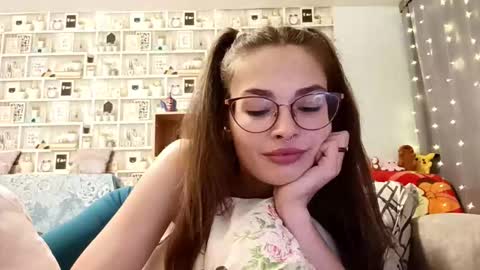 Kelly online show from 10, 3, 2026