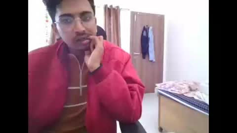 Snapshot of maskboyz2003 chatting on 17, 12, 2024 maskboyz2003 online show from 17, 12, 2024