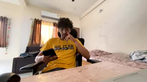 Snapshot of maskboyz2003 chatting on 24, 9, 2025 maskboyz2003 online show from 24, 9, 2025