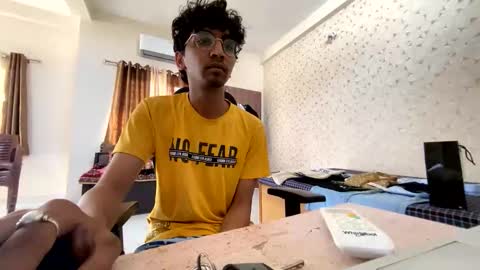 Snapshot of maskboyz2003 chatting on 19, 10, 2025 maskboyz2003 online show from 19, 10, 2025