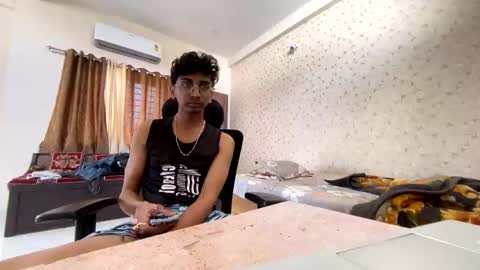 Snapshot of maskboyz2003 chatting on 8, 11, 2025 maskboyz2003 online show from 8, 11, 2025