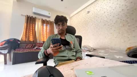 Snapshot of maskboyz2003 chatting on 14, 11, 2025 maskboyz2003 online show from 14, 11, 2025