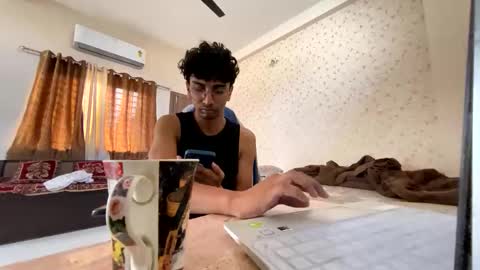 Snapshot of maskboyz2003 chatting on 27, 11, 2025 maskboyz2003 online show from 27, 11, 2025