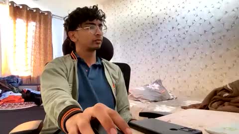 Snapshot of maskboyz2003 chatting on 14, 12, 2025 maskboyz2003 online show from 14, 12, 2025