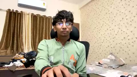 Snapshot of maskboyz2003 chatting on 14, 12, 2025 maskboyz2003 online show from 14, 12, 2025