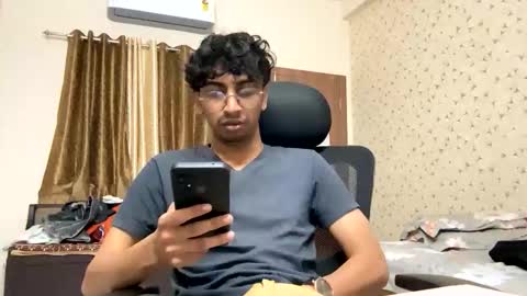 Snapshot of maskboyz2003 chatting on 16, 12, 2025 maskboyz2003 online show from 16, 12, 2025