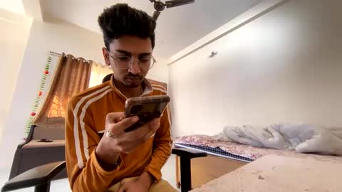 Snapshot of maskboyz2004 chatting on 18, 12, 2024 Mask Boy online show from 18, 12, 2024