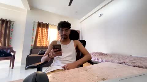 Snapshot of maskboyz2004 chatting on 19, 2, 2025 Mask Boy online show from 19, 2, 2025