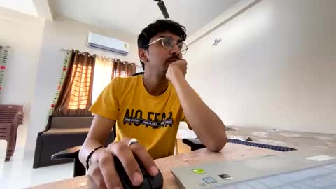 Snapshot of maskboyz2004 chatting on 8, 3, 2025 Mask Boy online show from 8, 3, 2025