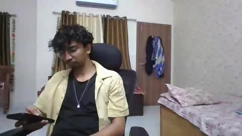 Snapshot of maskboyz2004 chatting on 26, 9, 2025 Mask Boy online show from 26, 9, 2025