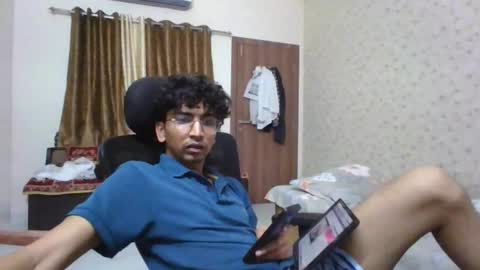 Snapshot of maskboyz2004 chatting on 17, 10, 2025 Mask Boy online show from 17, 10, 2025