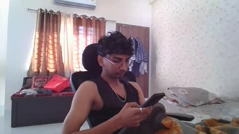 Snapshot of maskboyz2004 chatting on 7, 11, 2025 Mask Boy online show from 7, 11, 2025