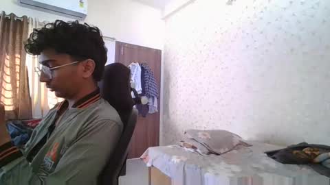 Snapshot of maskboyz2004 chatting on 9, 11, 2025 Mask Boy online show from 9, 11, 2025