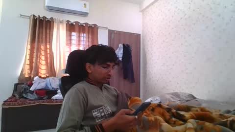 Snapshot of maskboyz2004 chatting on 16, 11, 2025 Mask Boy online show from 16, 11, 2025