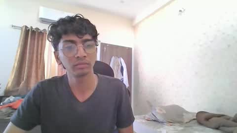 Mask Boy online show from 23, 12, 2025