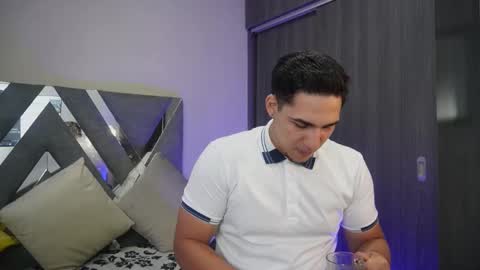 Snapshot of massimo_vidal chatting on 27, 9, 2025 massimo_vidal online show from 27, 9, 2025