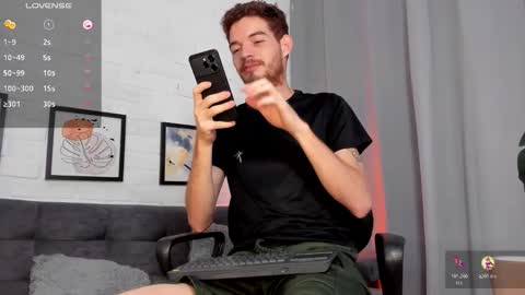 Snapshot of mateo_hunter chatting on 4, 11, 2025 MATEO HUNTER online show from 4, 11, 2025