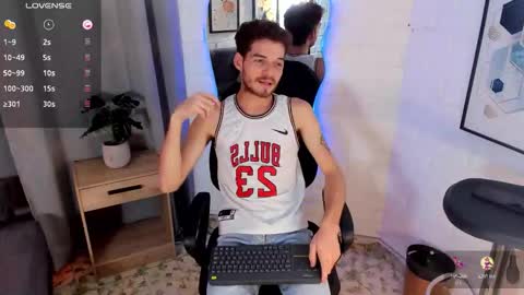 Snapshot of mateo_hunter chatting on 5, 11, 2025 MATEO HUNTER online show from 5, 11, 2025