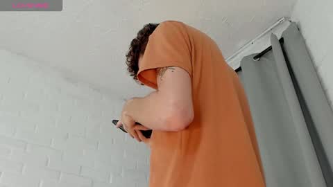 Snapshot of mateo_hunter chatting on 16, 1, 2026 MATEO HUNTER online show from 16, 1, 2026