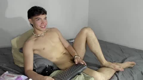 Snapshot of mateosantiago24 chatting on 17, 12, 2024 Mateo Santiago online show from 17, 12, 2024