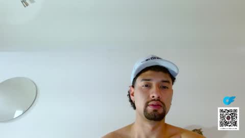 STRURIBE ON INSTAGRAM online show from 10, 11, 2025