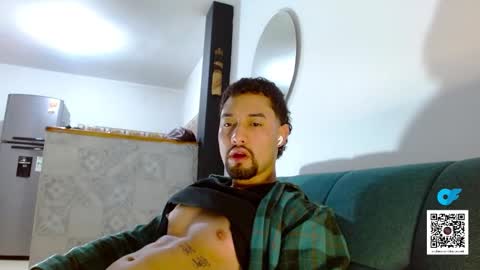 STRURIBE ON INSTAGRAM online show from 20, 11, 2025