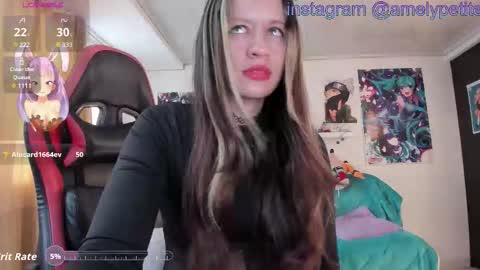 Snapshot of mathildalapetite chatting on 8, 10, 2025 Mathilda Lapetite online show from 8, 10, 2025