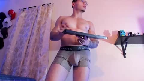Snapshot of matt_your_master_ chatting on 17, 10, 2025 Matt online show from 17, 10, 2025
