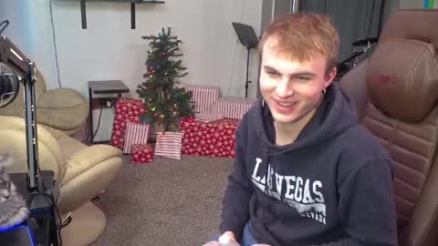 Snapshot of mattcashxxx chatting on 15, 12, 2024 Matt Cash online show from 15, 12, 2024