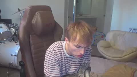 Snapshot of mattcashxxx chatting on 5, 10, 2025 Matt Cash online show from 5, 10, 2025