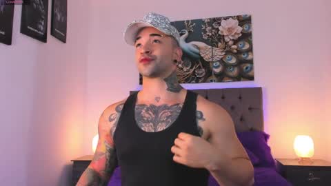 Matthew INDEPENDENT MODEL online show from 15, 4, 2026