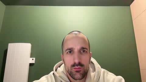 Snapshot of matthias24 chatting on 1, 12, 2025 M online show from 1, 12, 2025