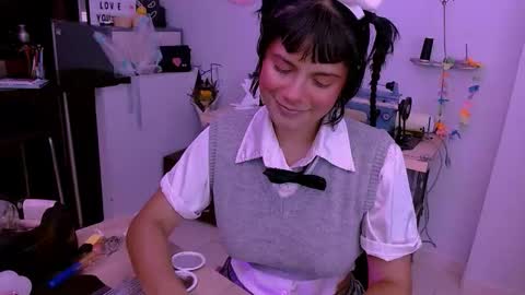 mattilda_18 online show from 17, 10, 2025