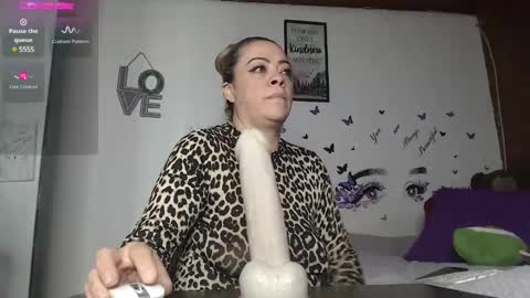 Snapshot of mature_liaa chatting on 10, 2, 2025 Mature liaa online show from 10, 2, 2025