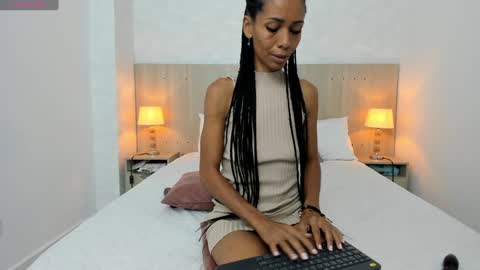 Vayolet Castro online show from 19, 1, 2025