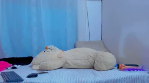 Alicia      STREAMING SCHEDULE 1400 - 2130 GMT-5 online show from 23, 10, 2025