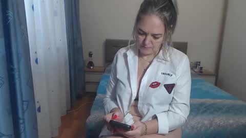 Snapshot of maturediana chatting on 4, 1, 2025 maturediana online show from 4, 1, 2025