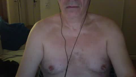 maturehotman online show from 3, 1, 2025