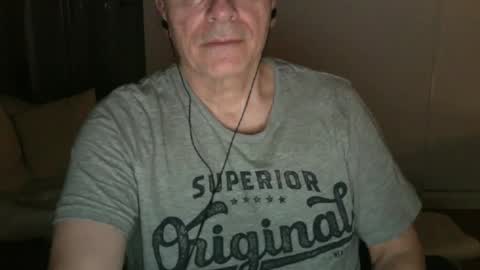 maturehotman online show from 10, 1, 2025