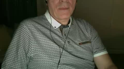 maturehotman online show from 2, 2, 2025