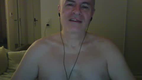 maturehotman online show from 9, 2, 2025