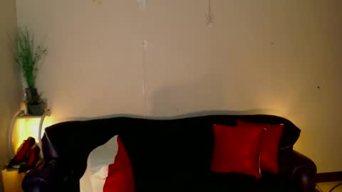 maturity_mommy_intown online show from 20, 5, 2026