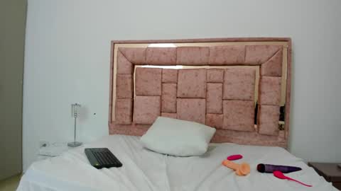 Snapshot of mavie_ivanova chatting on 2, 12, 2024 mavie_ivanova online show from 2, 12, 2024