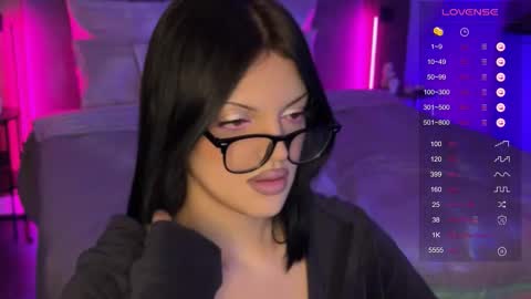 Mavis online show from 1, 12, 2025